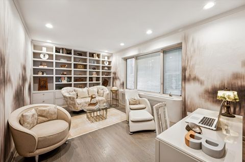 Tiny photo for 2130 N LINCOLN PARK WEST Avenue #8N, Chicago, IL 60614 (MLS # 12490806)