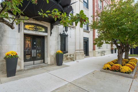 Tiny photo for 2130 N LINCOLN PARK WEST Avenue #8N, Chicago, IL 60614 (MLS # 12490806)
