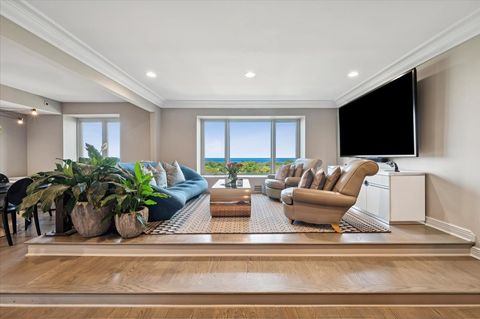Tiny photo for 2130 N LINCOLN PARK WEST Avenue #8N, Chicago, IL 60614 (MLS # 12490806)
