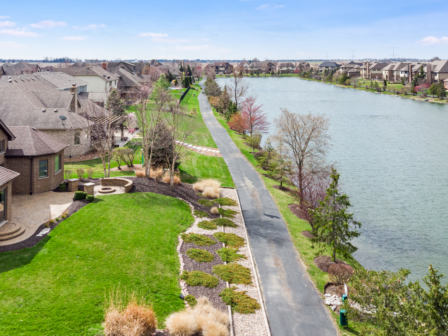 2051 Edgeview Drive