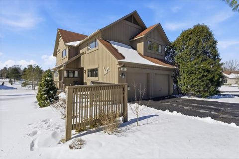 Photo of 4119 White Ash Road, Crystal Lake, IL 60014 (MLS # 12595310)