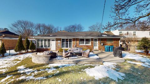 Tiny photo for 507 S I Oka Avenue, Mount Prospect, IL 60056 (MLS # 12564989)