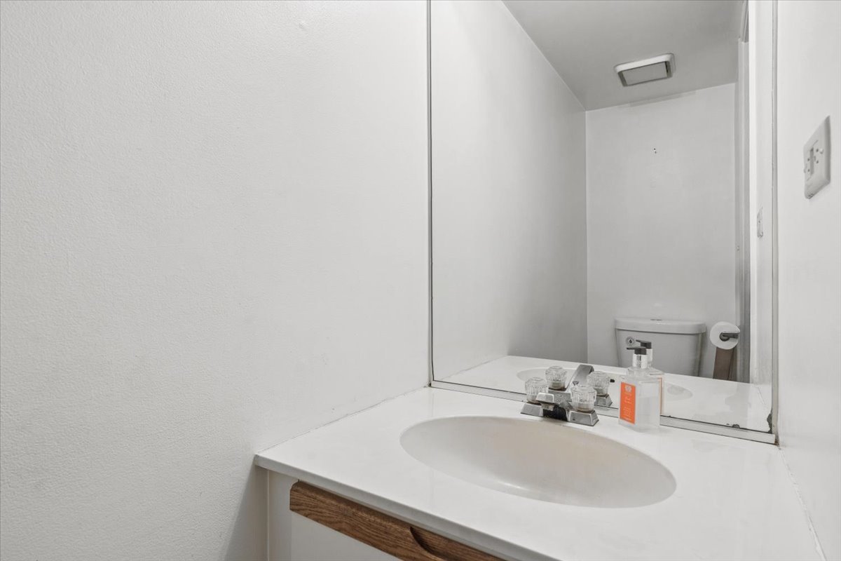 1530 Apple Grove Lane