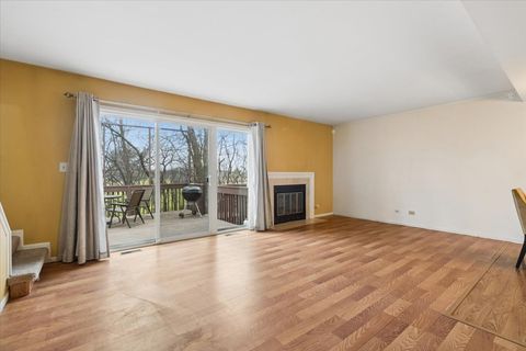 Tiny photo for 1530 Apple Grove Lane, Westmont, IL 60559 (MLS # 12587556)