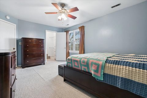 Tiny photo for 1530 Apple Grove Lane, Westmont, IL 60559 (MLS # 12587556)