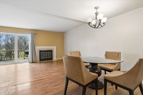 Tiny photo for 1530 Apple Grove Lane, Westmont, IL 60559 (MLS # 12587556)