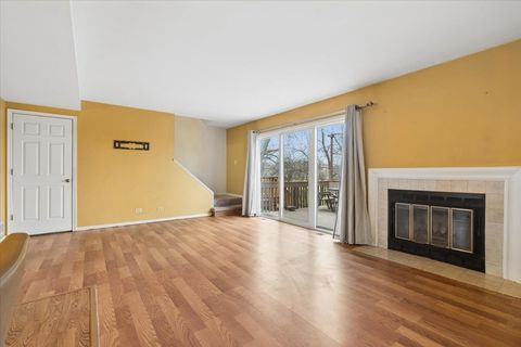 Tiny photo for 1530 Apple Grove Lane, Westmont, IL 60559 (MLS # 12587556)