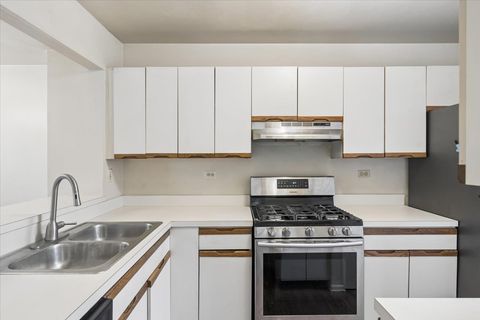 Tiny photo for 1530 Apple Grove Lane, Westmont, IL 60559 (MLS # 12587556)