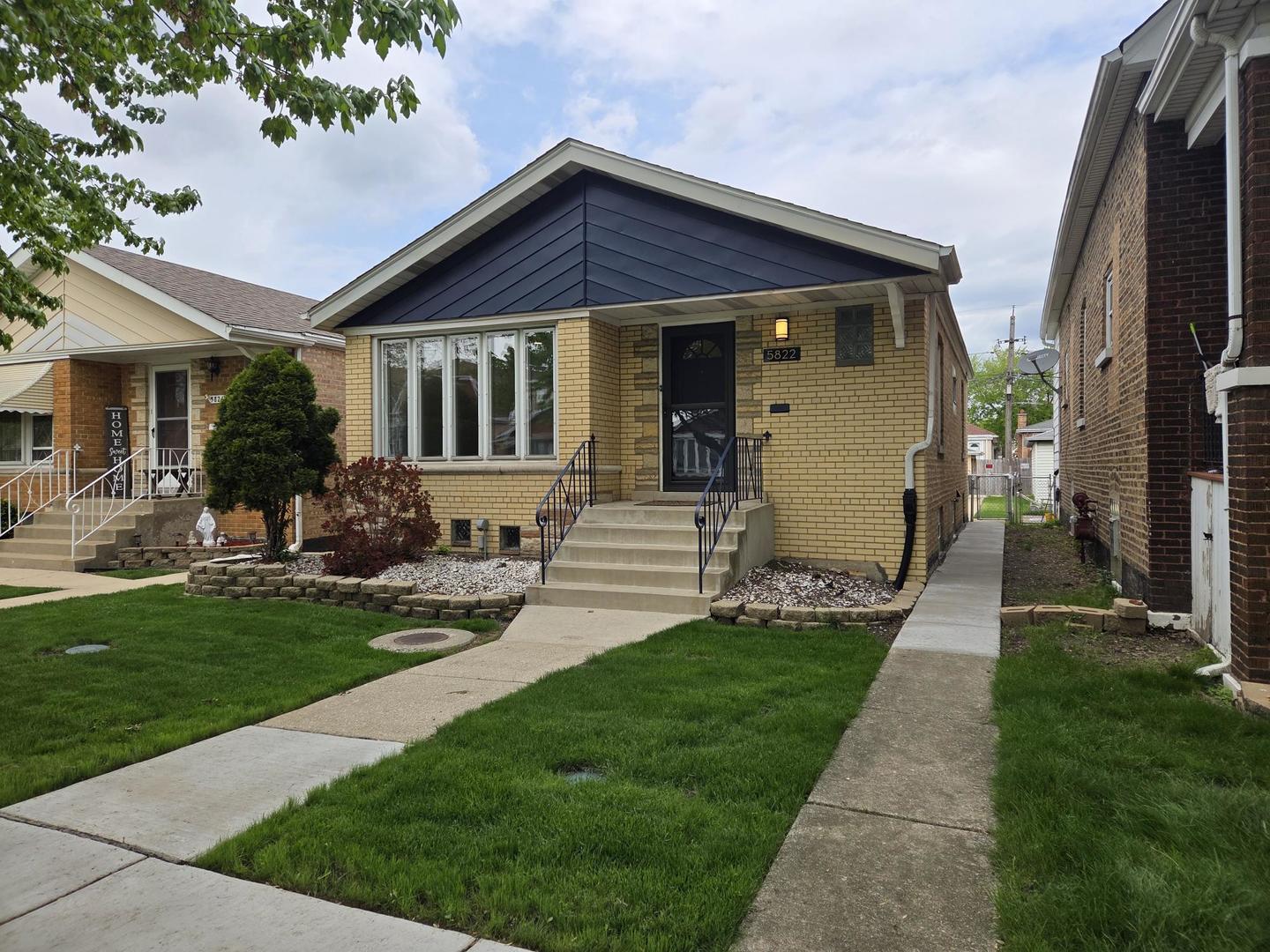 5822 W 64th Place