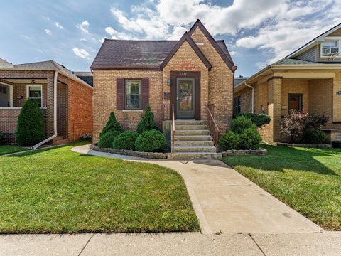 Photo of 6731 W Albion Avenue, Chicago, IL 60631 (MLS # 12758002)