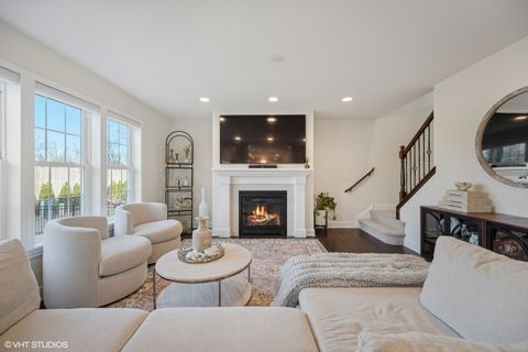 Tiny photo for 4142 Hampton Court, Glenview, IL 60026 (MLS # 12575690)