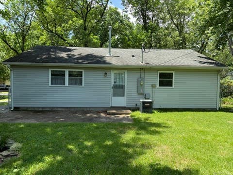 Tiny photo for 1023 W Laurel Street, Carbondale, IL 62901 (MLS # 12665850)