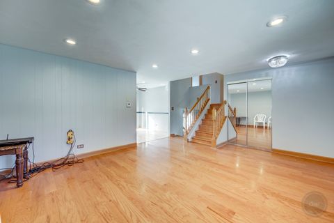 Tiny photo for 1601 Kingston Lane, Schaumburg, IL 60193 (MLS # 12477131)