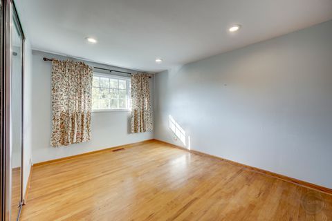 Tiny photo for 1601 Kingston Lane, Schaumburg, IL 60193 (MLS # 12477131)