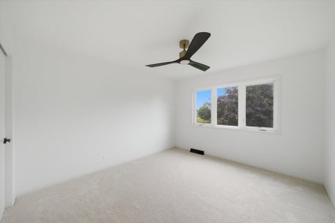 Tiny photo for 518 Meadow Court, Winthrop Harbor, IL 60096 (MLS # 12769122)