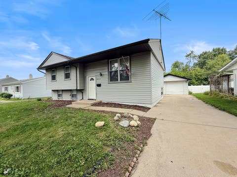 Tiny photo for 2517 Campbell Street, Joliet, IL 60435 (MLS # 12731930)