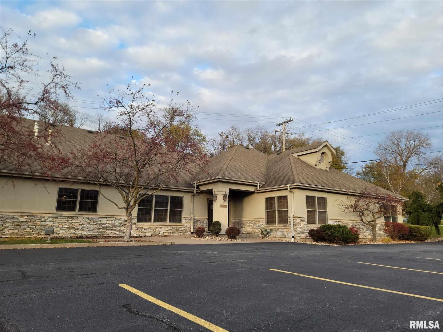 Photo 1 of 6 — 4720 38TH Avenue 2, Moline, IL 61265
