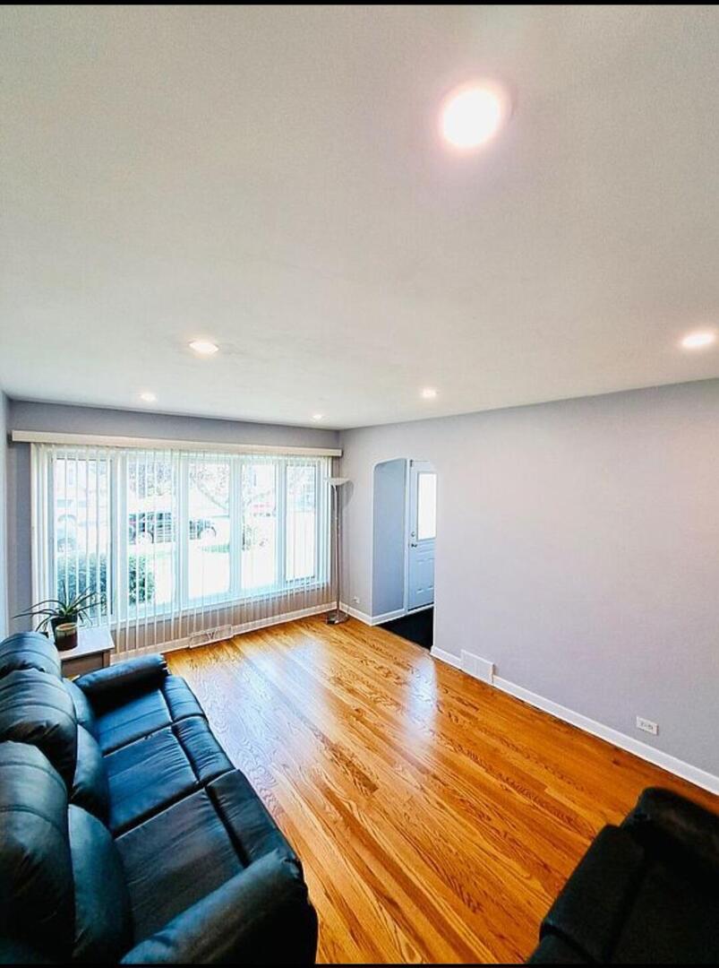 6646 W 63rd Place