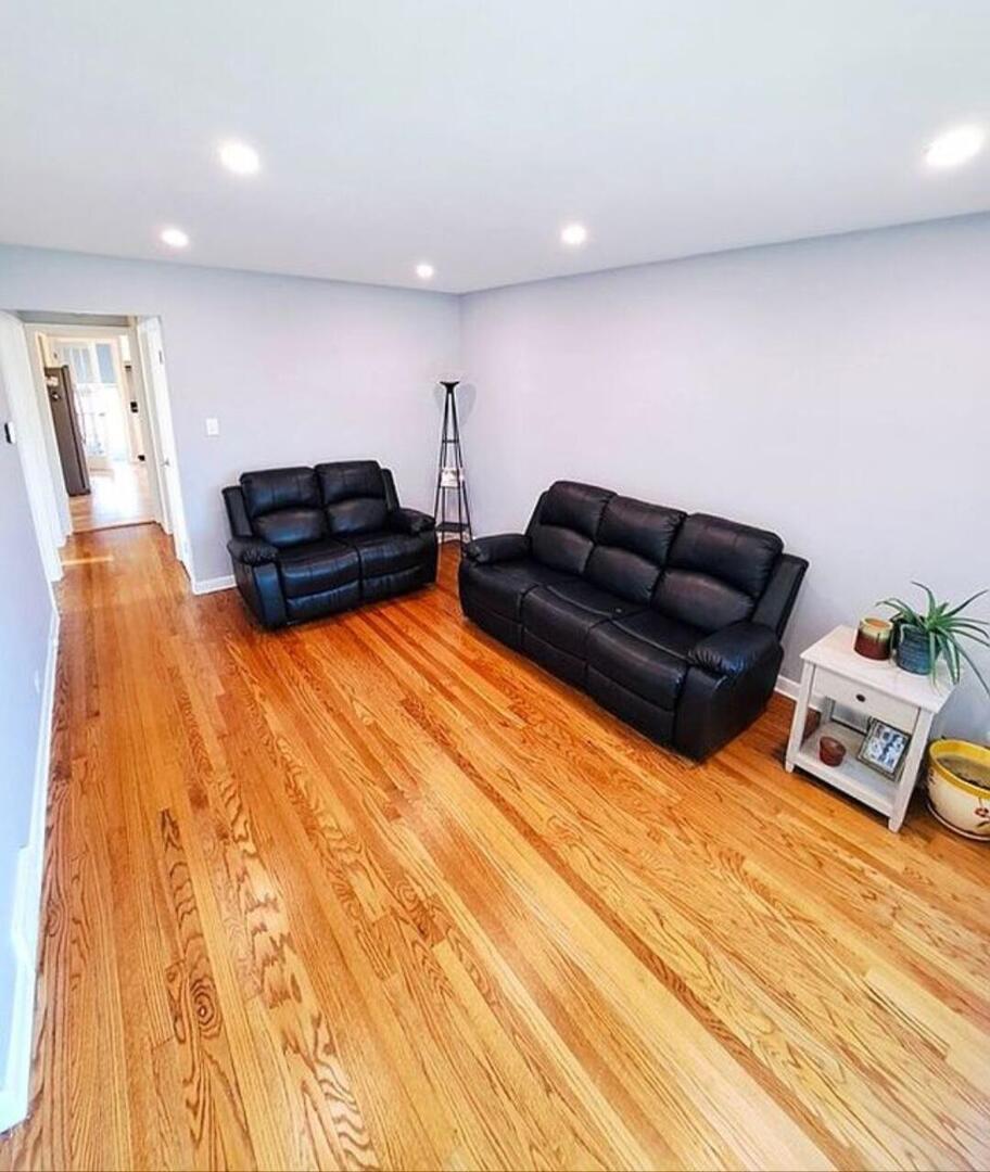 6646 W 63rd Place