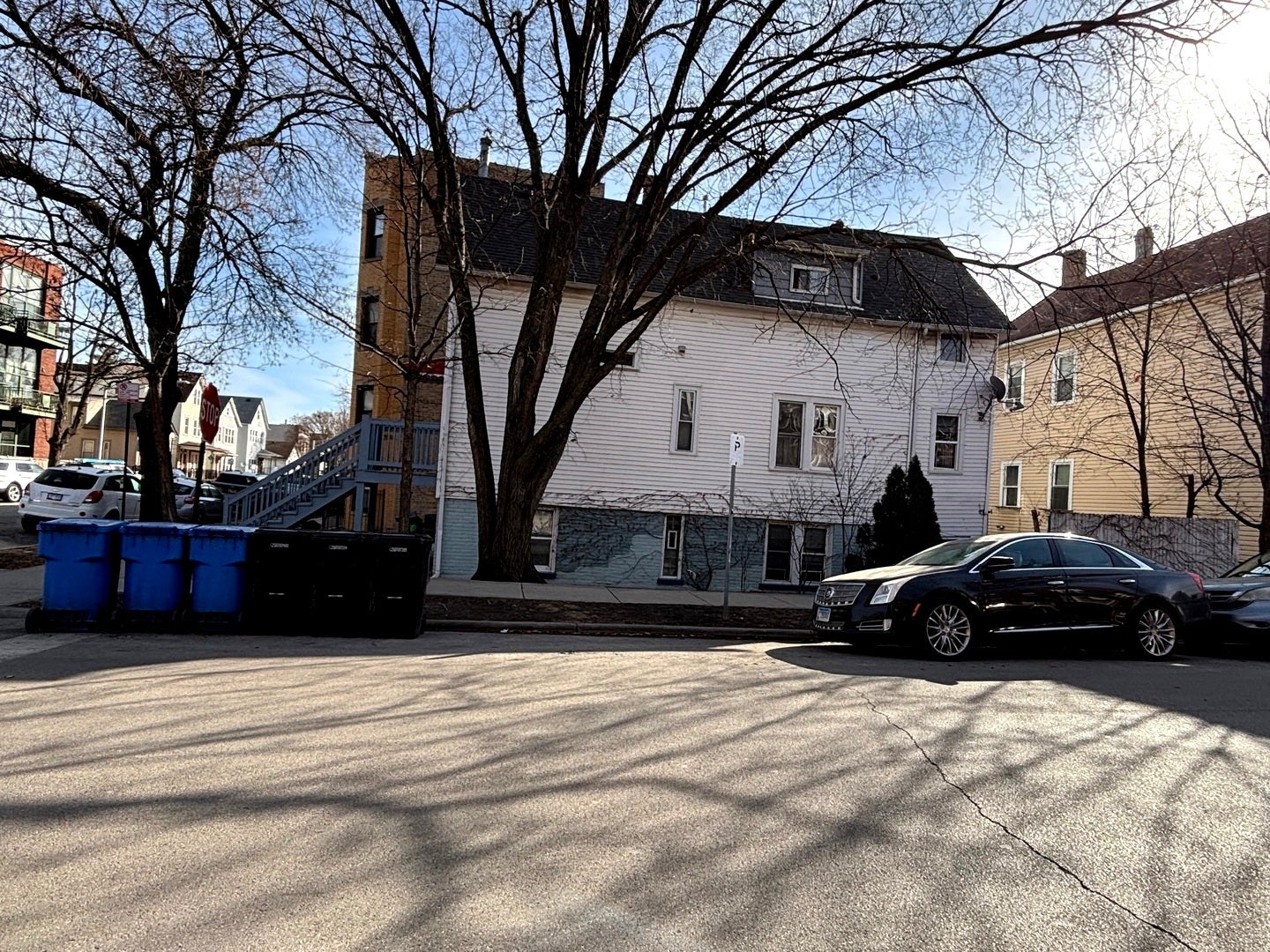 2665 W Medill Avenue
