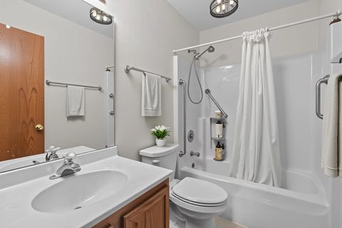 Tiny photo for 4148 B Packard Parkway #4148B, Rockford, IL 61101 (MLS # 12489700)