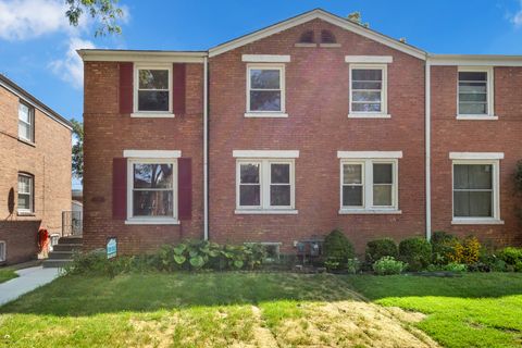 Photo of 1721 Linden Street, Des Plaines, IL 60018 (MLS # 12459545)