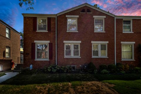 Tiny photo for 1721 Linden Street, Des Plaines, IL 60018 (MLS # 12459545)