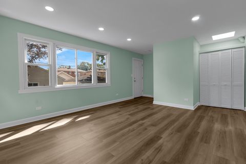 Tiny photo for 1721 Linden Street, Des Plaines, IL 60018 (MLS # 12459545)