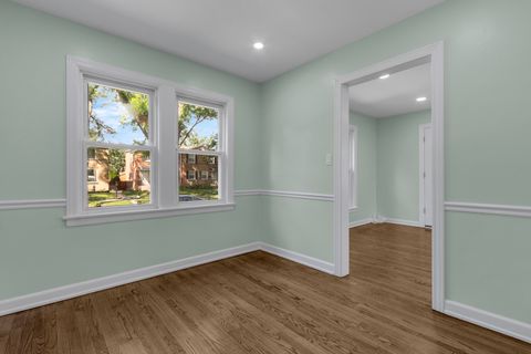 Tiny photo for 1721 Linden Street, Des Plaines, IL 60018 (MLS # 12459545)