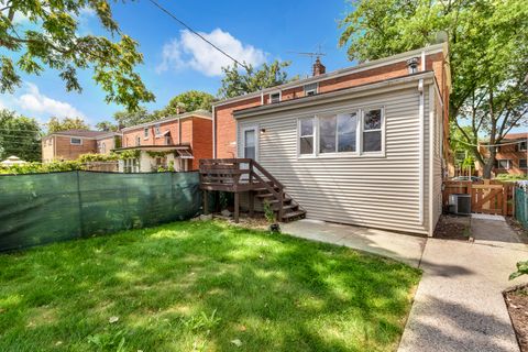Tiny photo for 1721 Linden Street, Des Plaines, IL 60018 (MLS # 12459545)