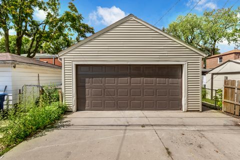 Tiny photo for 1721 Linden Street, Des Plaines, IL 60018 (MLS # 12459545)