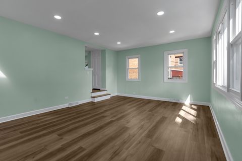 Tiny photo for 1721 Linden Street, Des Plaines, IL 60018 (MLS # 12459545)