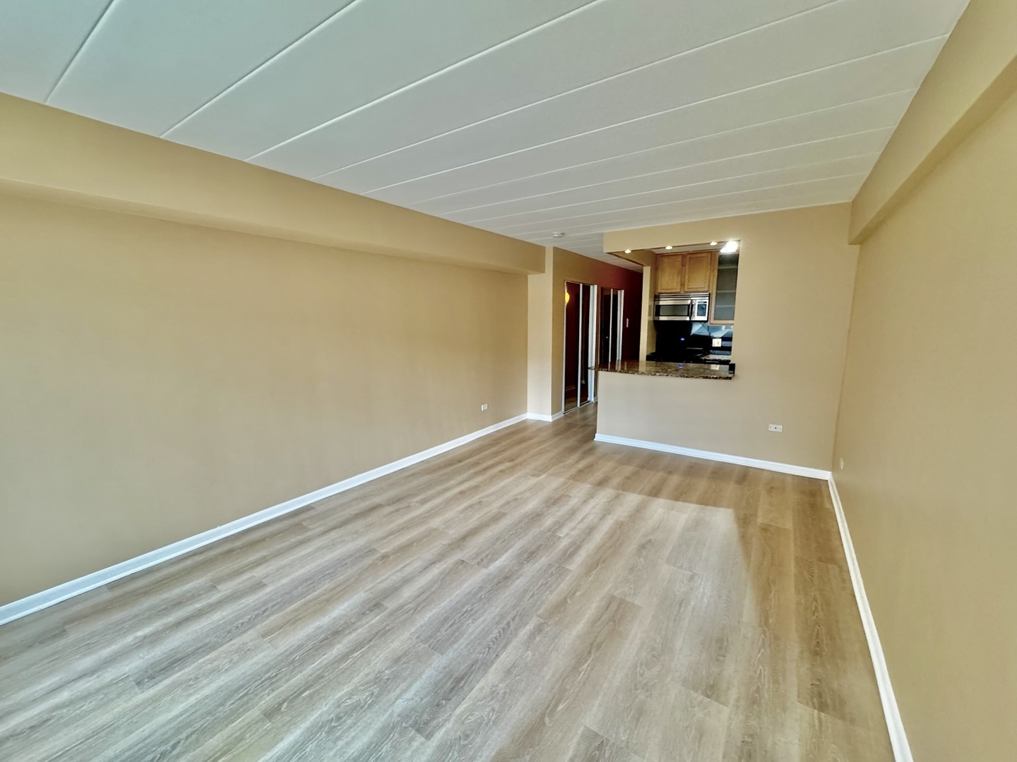 5616 N Kenmore Avenue 2E