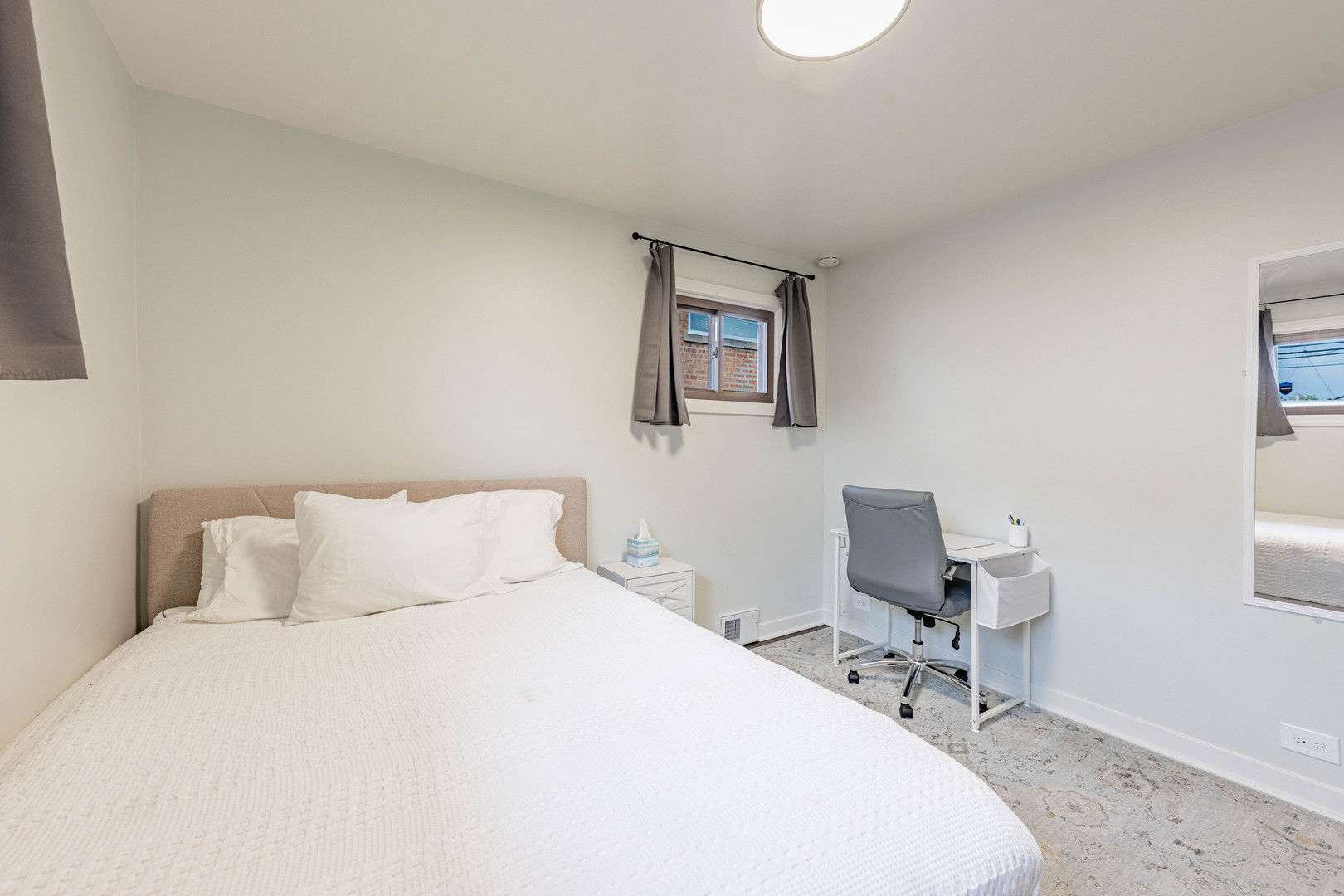 9430 S Parnell Avenue