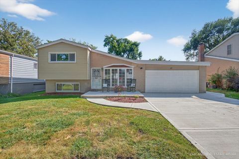 Tiny photo for 117 E Vermont Street, Villa Park, IL 60181 (MLS # 12467626)