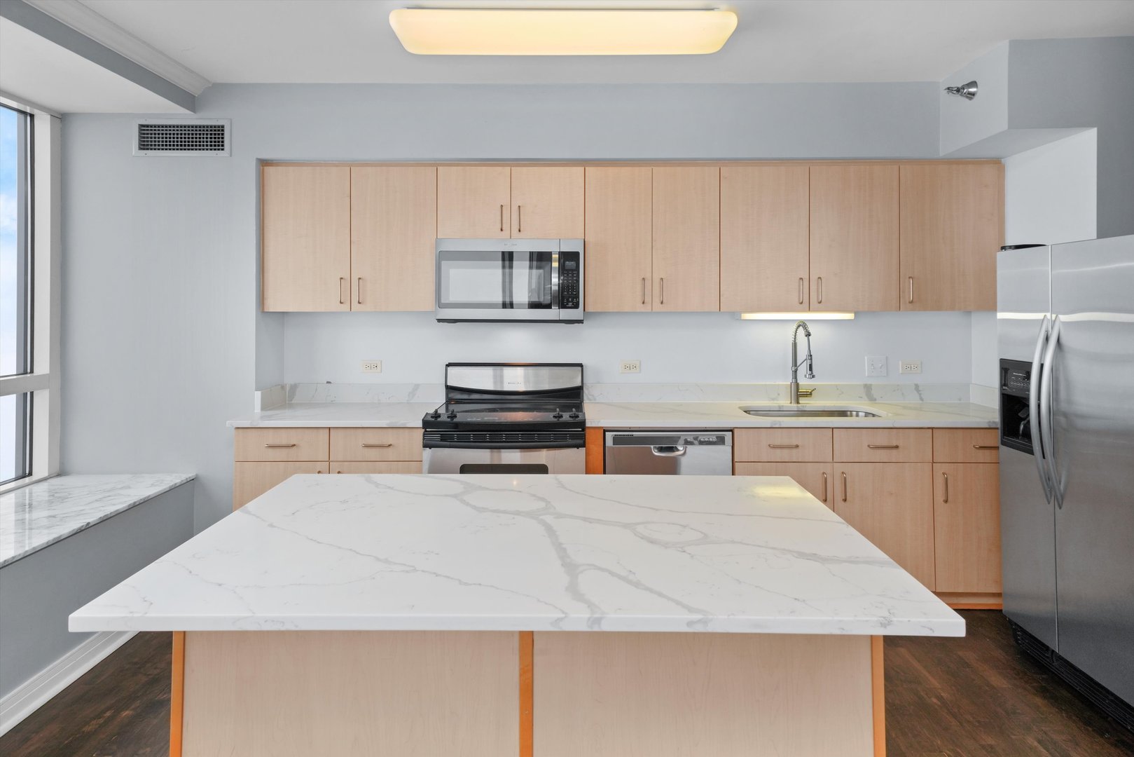 512 N McClurg Court 5801
