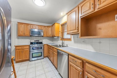 Tiny photo for 5708 N Austin Avenue, Chicago, IL 60646 (MLS # 12523087)