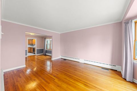 Tiny photo for 5708 N Austin Avenue, Chicago, IL 60646 (MLS # 12523087)