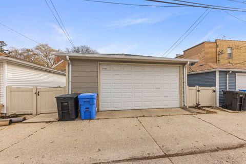 Tiny photo for 5708 N Austin Avenue, Chicago, IL 60646 (MLS # 12523087)