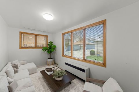 Tiny photo for 5708 N Austin Avenue, Chicago, IL 60646 (MLS # 12523087)
