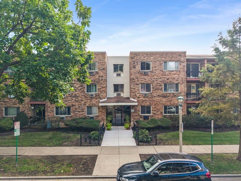 Tiny photo for 420 S HOME Avenue #109N, Oak Park, IL 60302 (MLS # 12768293)