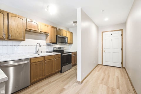Tiny photo for 100 N Bokelman Street #429, Roselle, IL 60172 (MLS # 12700284)