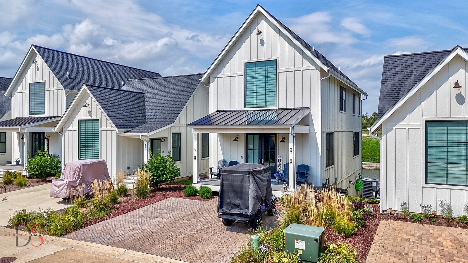 32 Waterside Way
