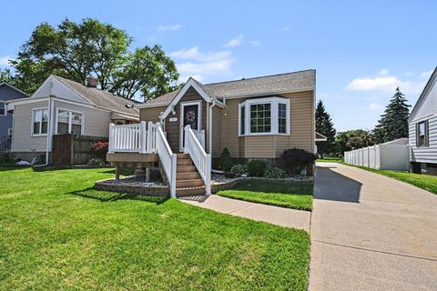 Tiny photo for 18010 Burnham Avenue, Lansing, IL 60438 (MLS # 12657913)