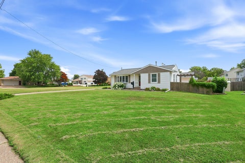 Photo of 2602 43rd Street, Moline, IL 61265 (MLS # 12758518)