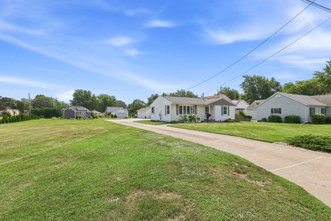 Tiny photo for 2602 43rd Street, Moline, IL 61265 (MLS # 12758518)