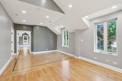 Tiny photo for 6857 N Knox Avenue, Lincolnwood, IL 60712 (MLS # 12447456)