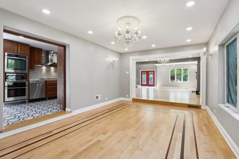 Tiny photo for 6857 N Knox Avenue, Lincolnwood, IL 60712 (MLS # 12447456)