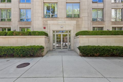 Photo of 1422 N La Salle Drive #104, Chicago, IL 60610 (MLS # 12630569)