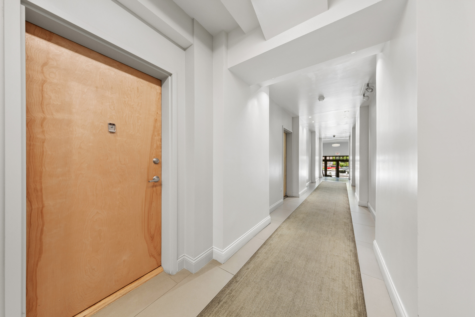 1422 N La Salle Drive 104